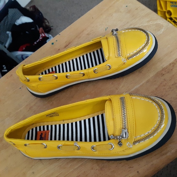 Rocket Dog Shoes Rocket Dog Yellow 65 Flats Poshmark